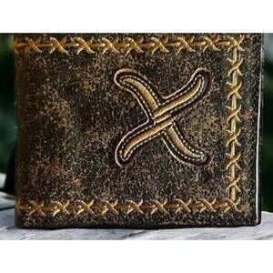 NEW TWISTED X distressed leather wallet in pebble